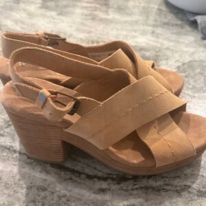 Toms Women's Tan Wedge Sandals